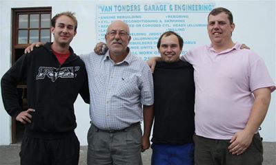 Renjaers skitter by SA's